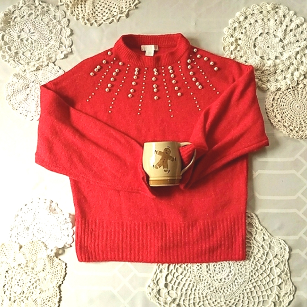 Pearl Neck Details Sweater